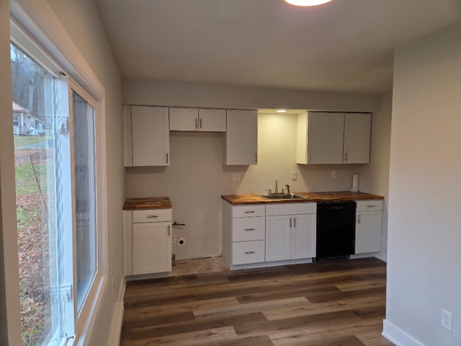 Foto del edificio - 441 Rutherford Ave