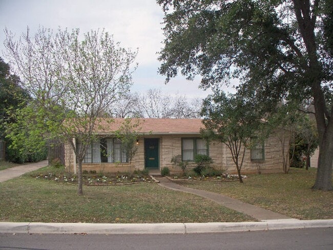 Building Photo - Charming Terrell Hills Cottage