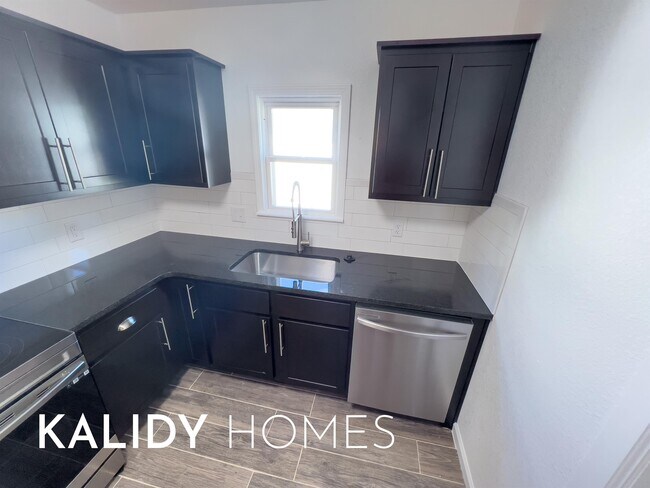 Foto del edificio - 3504 N Westmont St