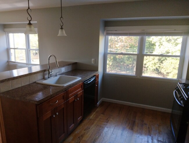 Kitchen - 5242 Parkside Ave