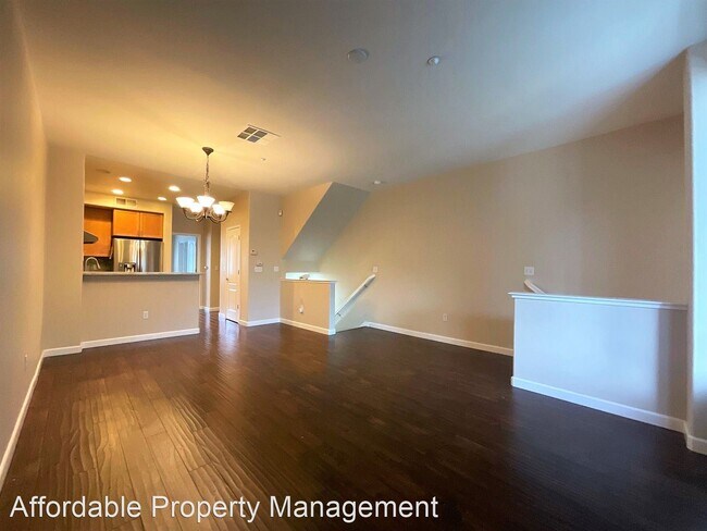 Foto del edificio - 3 br, 3 bath House - 674 Kingsford Way