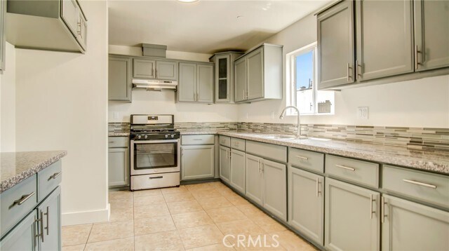 Foto del edificio - 330 E 101st St