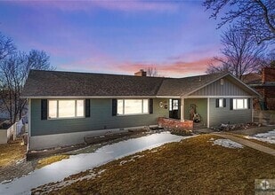 Building Photo - 542 Avenue C