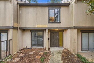 Building Photo - 7703 Las Palmas Way