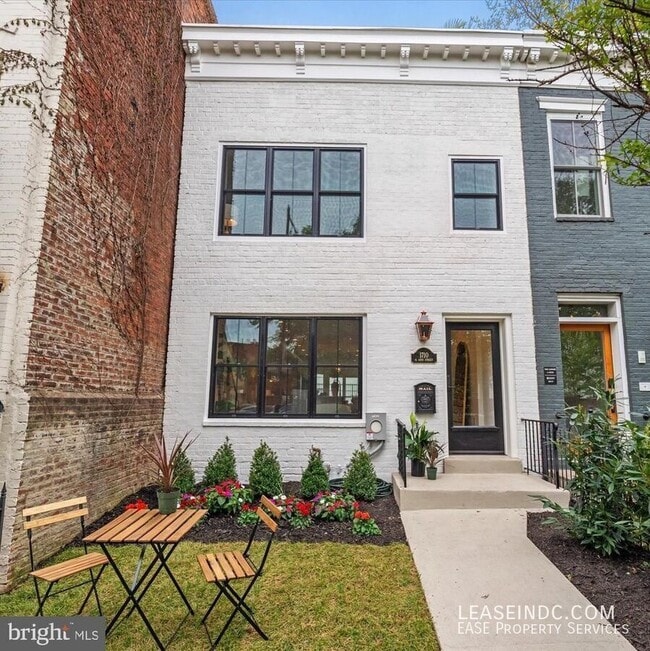 1708 1/2 10th Street NW- - 1708 1/2 10th Street NW- House
