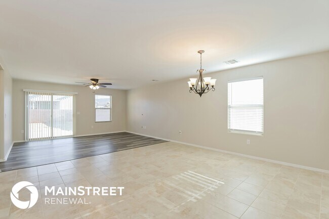 Foto del edificio - 8586 W Magpie Pl