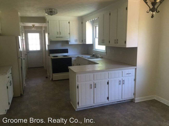 Building Photo - 9028 Craney Island Rd