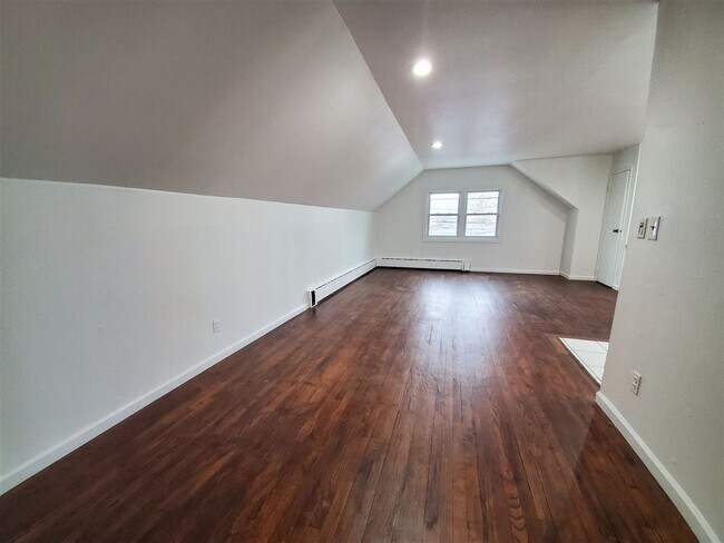 Foto del edificio - 77 Country Village Rd