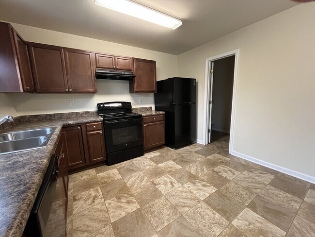 Building Photo - Modern 2019 East Point Home: Open Concept Living, Prime Location & Easy ATL Commute!