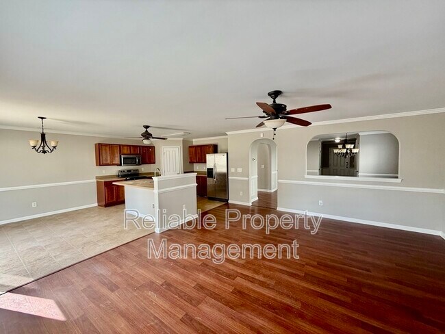 Foto del edificio - 2418 Ferdinand Dr