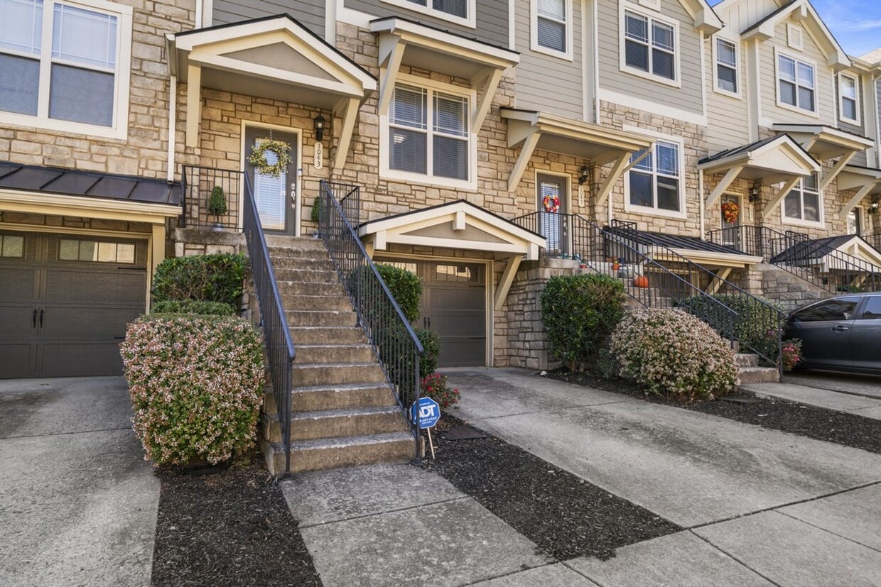 Woodbury Falls Luxury Townhome - Woodbury Falls Luxury Townhome