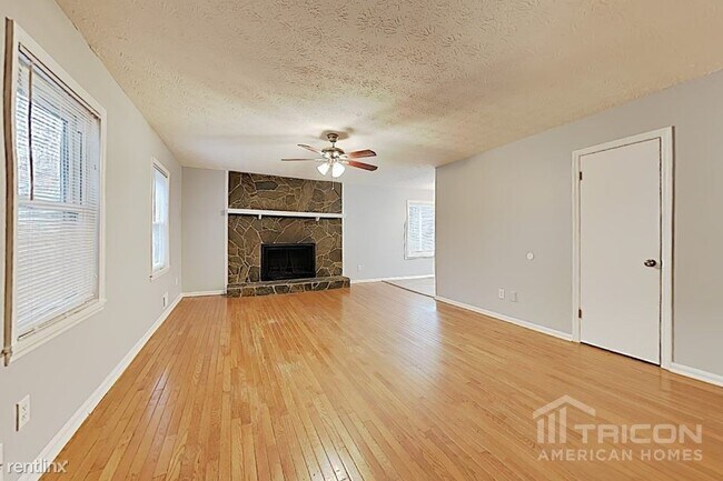 Building Photo - 227 Fay Dr