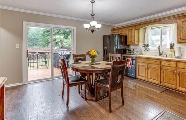 Foto del edificio - Gorgeous 3 bedroom, 2 bath in Lee's Summit!