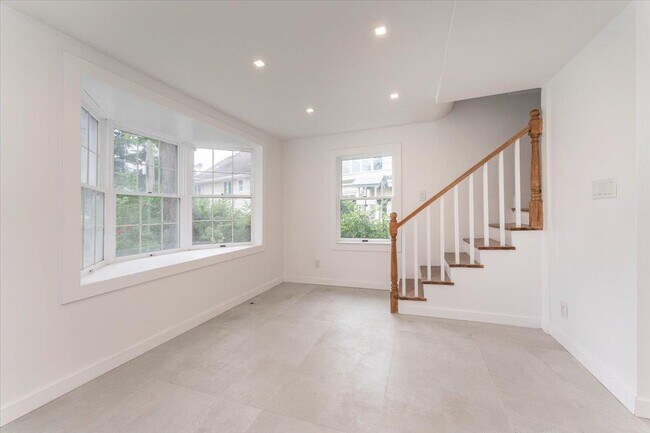 Foto del edificio - 1079 Stanton Ave