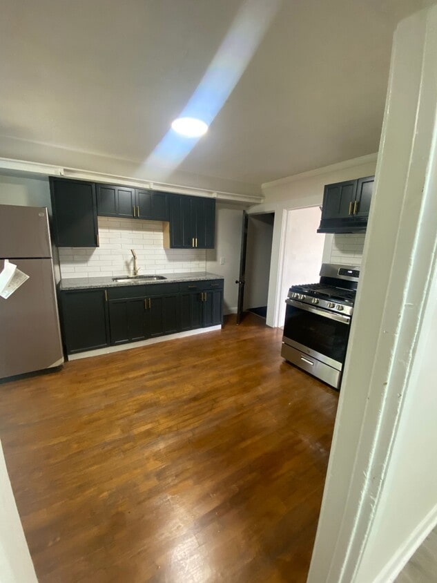 Primary Photo - 2303 E 29th St