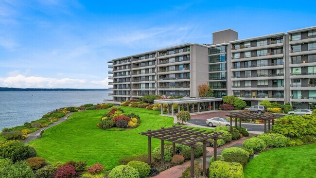 Building Photo - 2Br/1.5Ba Seattle Condo