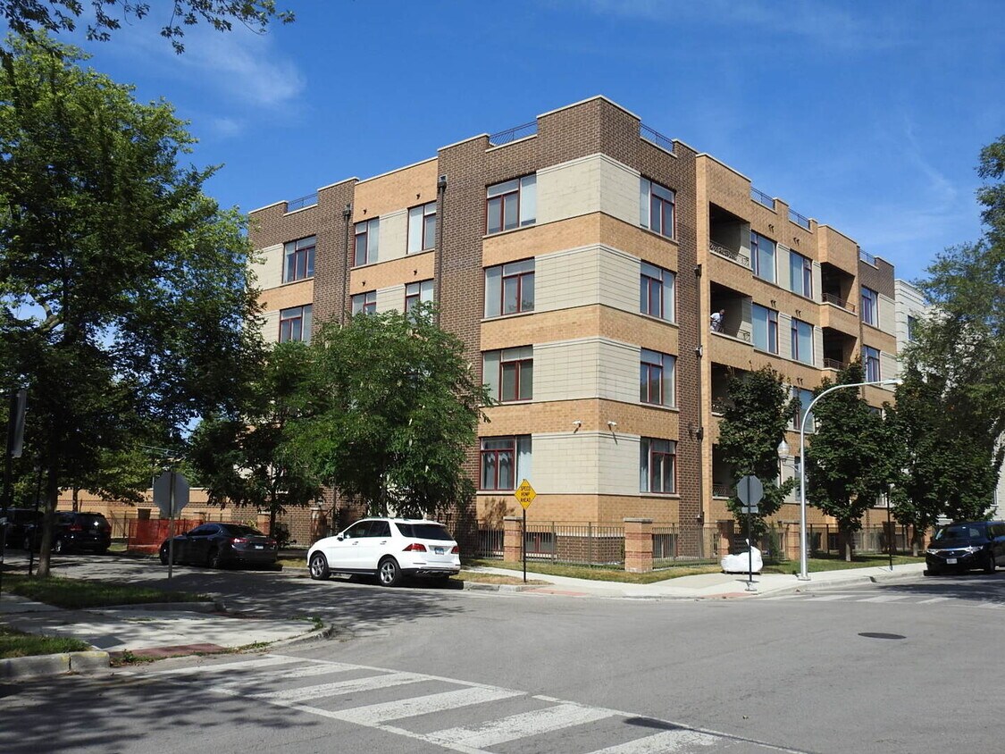 Foto principal - 6456 S Woodlawn Ave