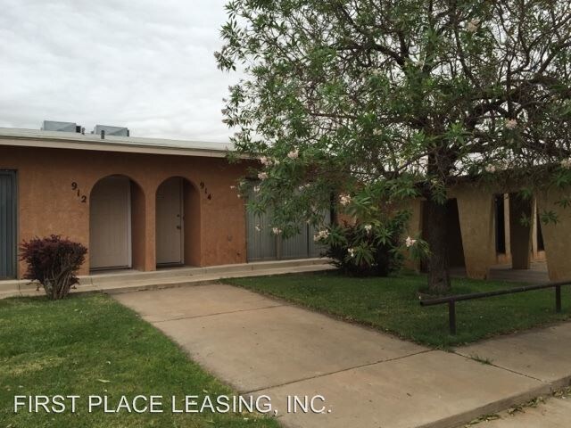 Primary Photo - 910-920 Fairmont Ct