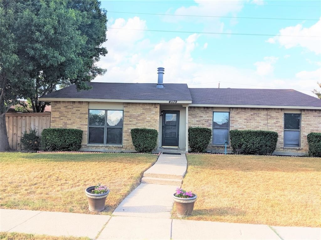 Primary Photo - 4039 Star Trek Ln