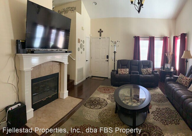 Building Photo - 3 br, 2.5 bath House - 1436 Ashford Castle...
