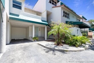 Building Photo - 316 N Lake Dr