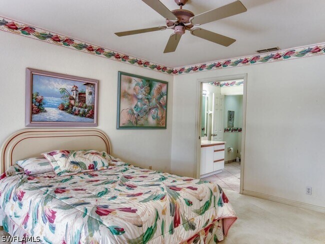 Foto del edificio - 2462 Hidden Lake Dr