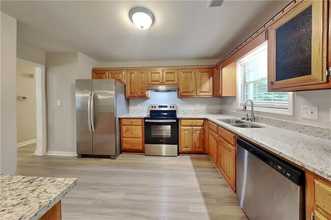 Foto del edificio - 2690 Old Ivy Ct NE