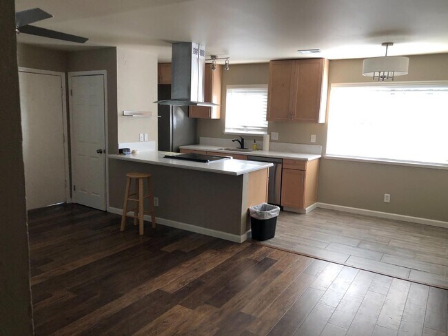 Foto del edificio - 2330 Samaritan Pl