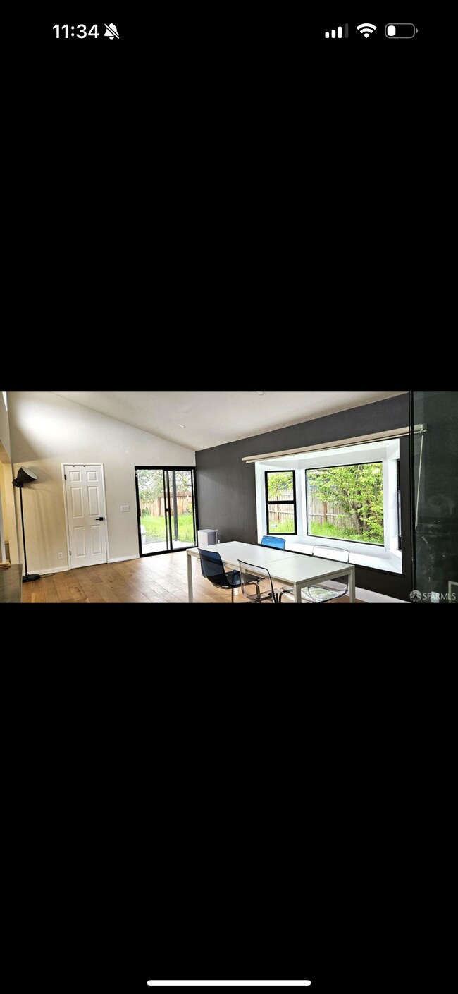 Building Photo - 24633 Waterson Ct