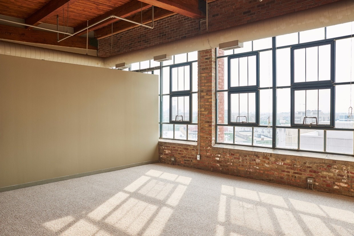 Building Photo - 925 W Huron St