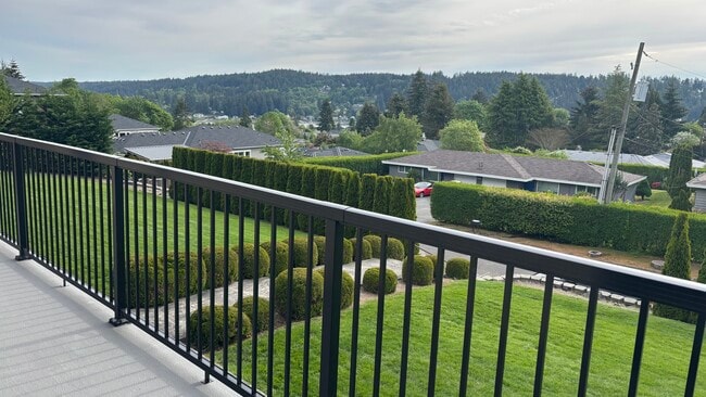 Building Photo - 7800 Stinson Ave