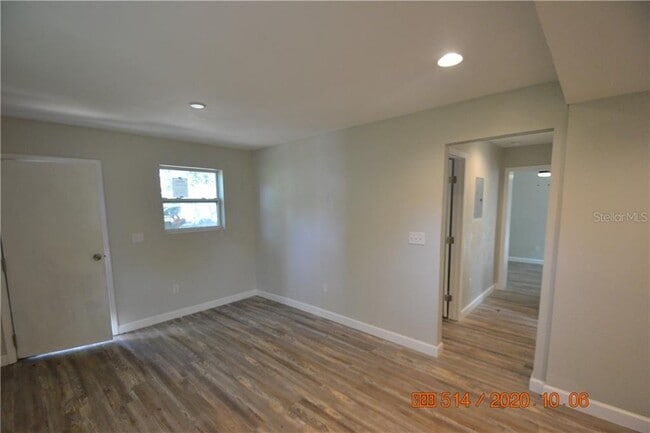 Building Photo - 419 Stremma Rd