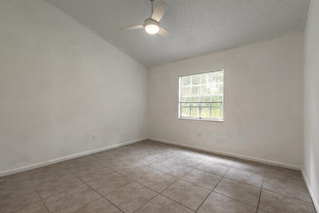 Foto del edificio - 91 Wellwood Ln