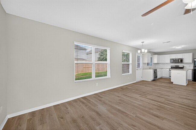 Foto del edificio - 5003 Hickory Burl Ct