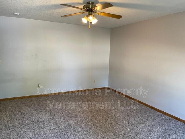 Building Photo - 622-624 5th - 622
