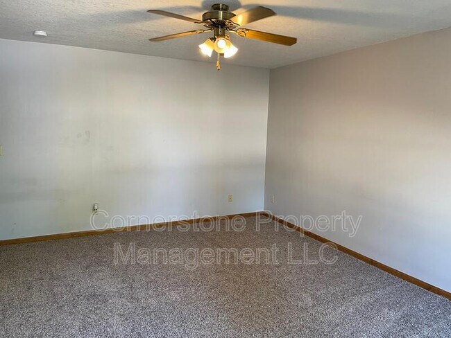 Foto del edificio - 622-624 E 5th St