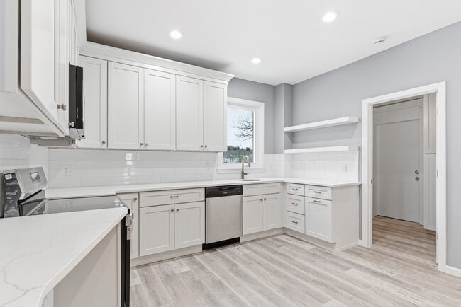 Building Photo - 20 McGregor Ave