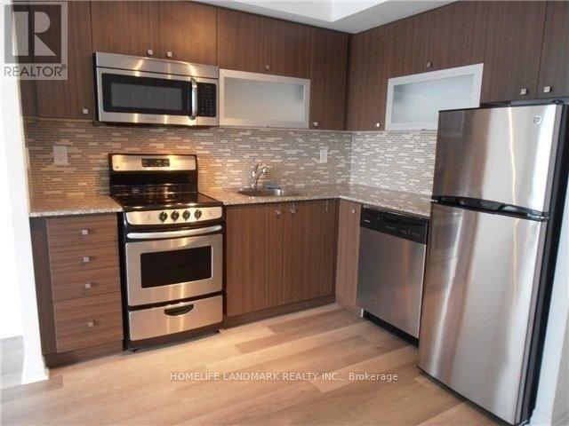 Building Photo - 2015 Sheppard Ave E