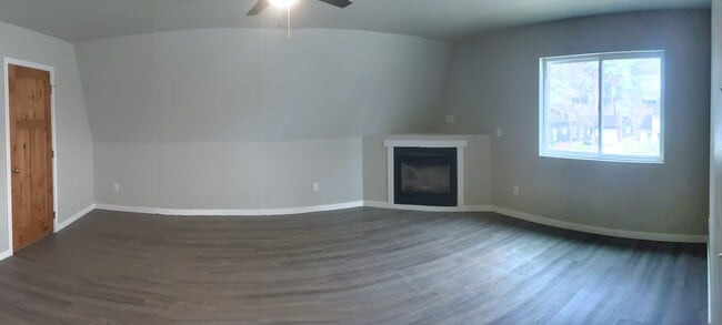 Building Photo - 717 N 9th St