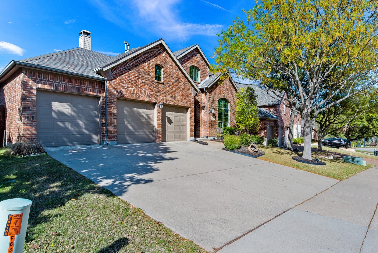 F - 6308 Valley View Dr