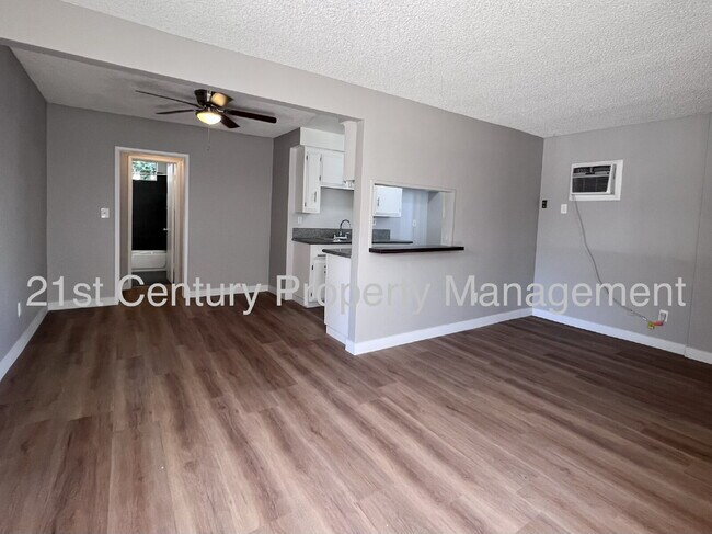Foto del edificio - Spacious 1 Bedroom Ground Level Apartment - Downey