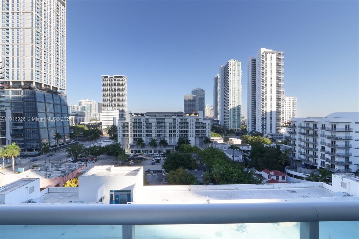 Foto principal - 333 NE 24th St