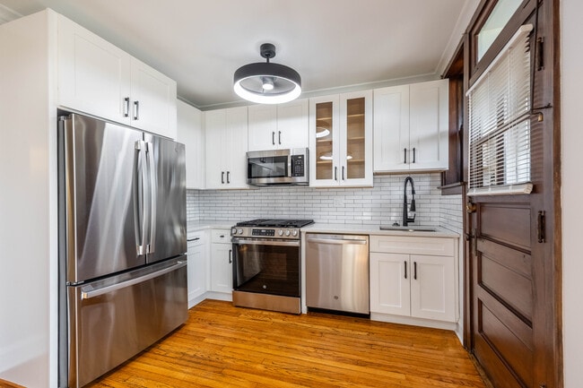 Building Photo - 3127 N Spaulding Ave