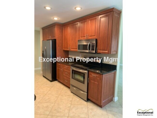 Building Photo - Beautiful 3 bedroom 2 bath Gulf Access Pool home SW Cape Lawn and Pool Svc Included