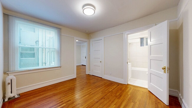 Building Photo - 692 Bush St