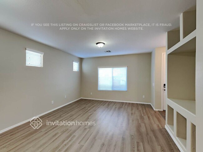 Building Photo - 236 S Travis