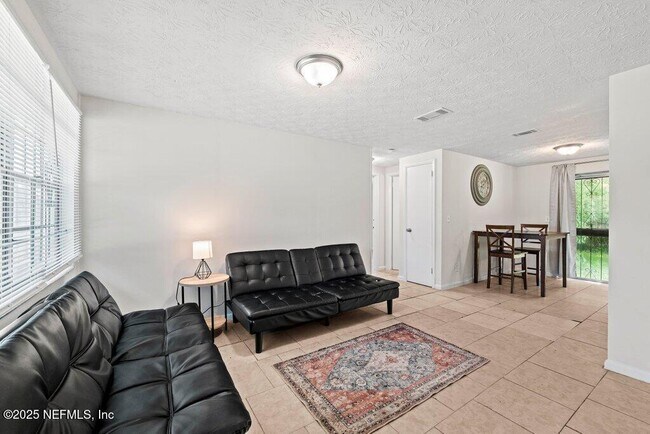 Foto del edificio - 4504 Lincrest Dr S