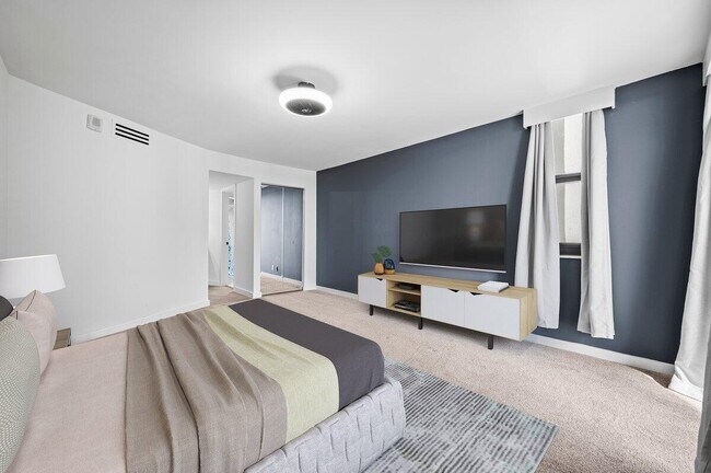 Building Photo - 5420 N Ocean Dr