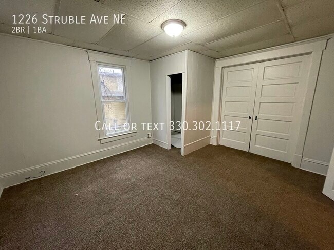 Foto del edificio - Two bedroom one bathroom first level apart...