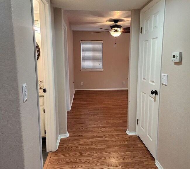 Foto del edificio - Clean and Spacious 3Bedroom